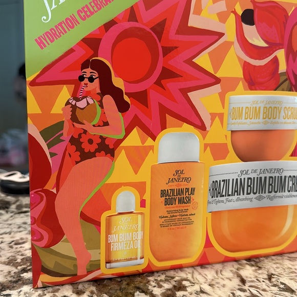 Sol de Janeiro gift set bum bum body oil cream scrub spray Christmas holiday - Picture 2 of 8